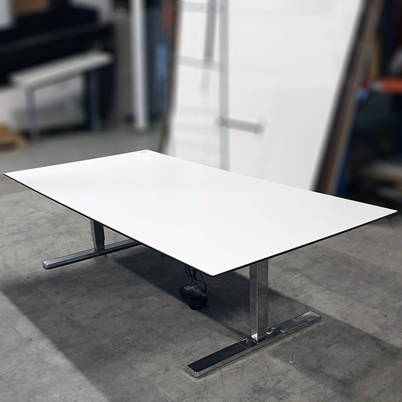 Møtebord hvitt Horreds VX 240 x 120 cm m/elektrisk hev/senk