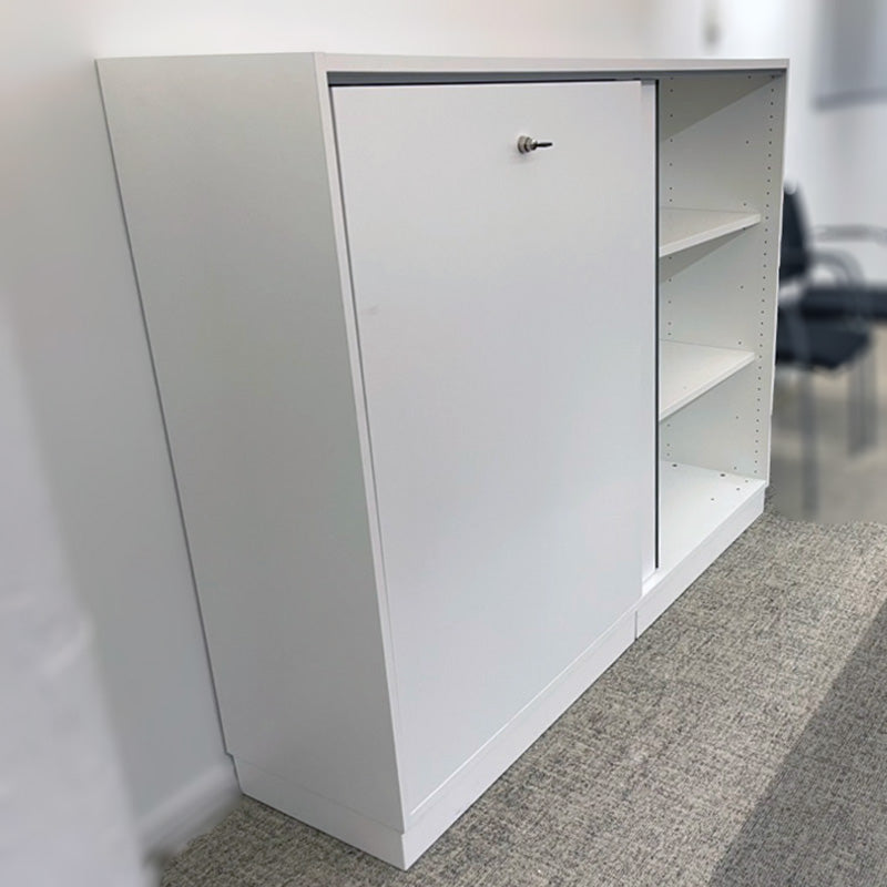 Skap 3P skyvedører Martela 160 x 42 x 126
