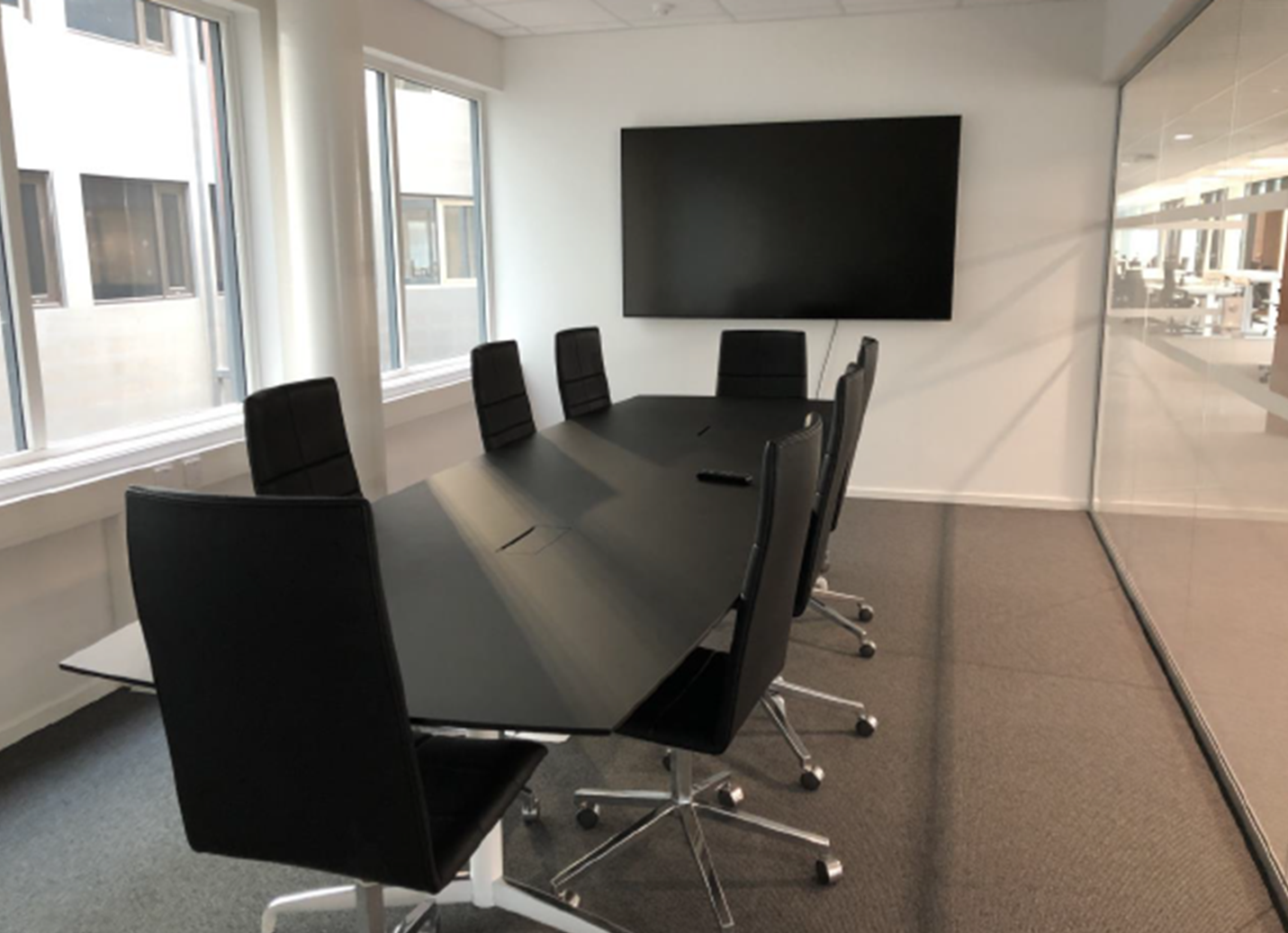 Møtebord sort båtformet 340 x  120/100 cm elektrisk hev senk understell