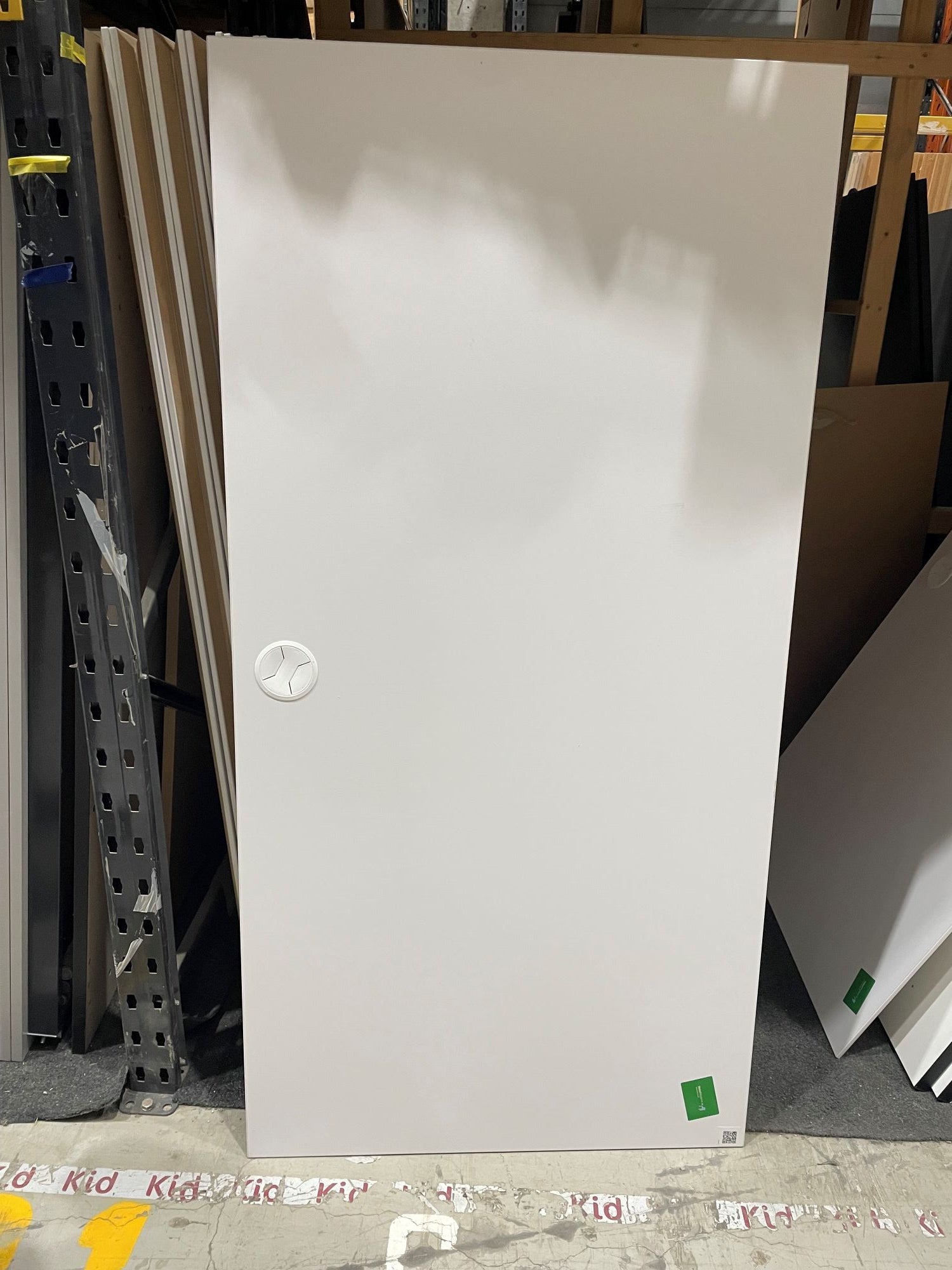 Plate hvit Kinnarps 160 x 80 cm kabelhull