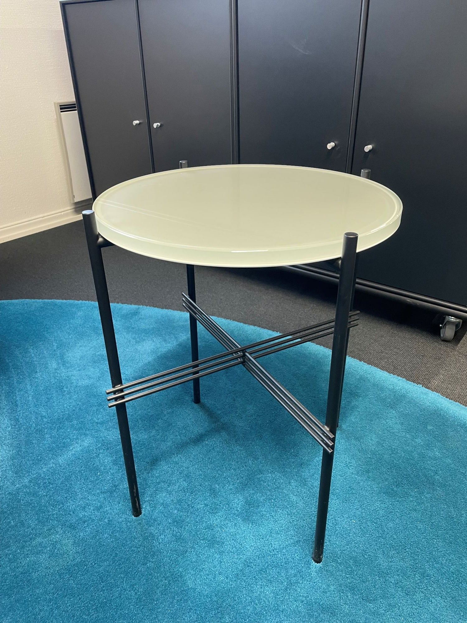 Sofabord glassplate Ø40 x H51 Gubi