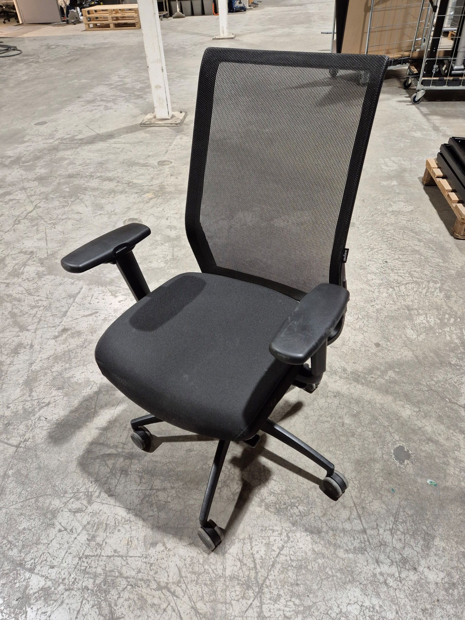Kontorstol sort mesh Wagner armlen